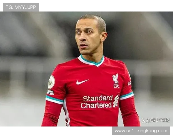 阿贾克斯中场缺乏正宗后腰 阵容结构问题逐渐暴露 阿贾克斯中场缺乏正宗后腰 阵容结构问题逐渐暴露